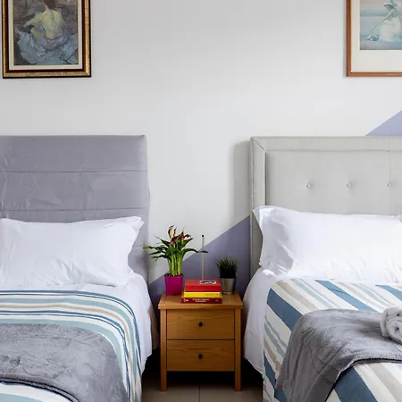 Guesthost - Few Steps From The Tower Piza