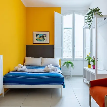 Guesthost - Few Steps From The Tower